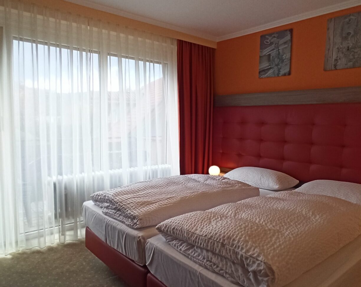Doppelzimmer Kompakt Modern Mit Balkon/Terrasse, 1 Doppelbett Oder 2 Einzelbetten